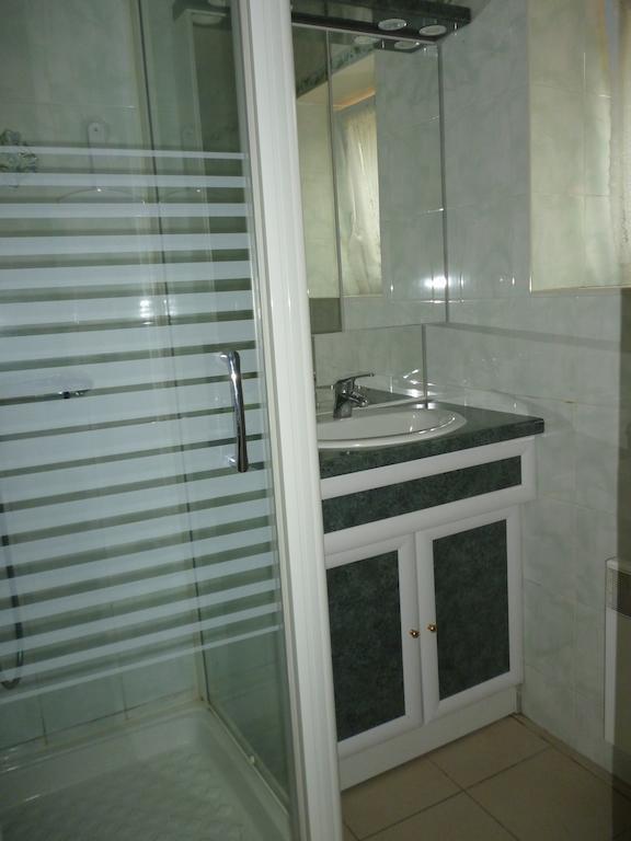 Les Gites De Kerroyal Garlan Szoba fotó