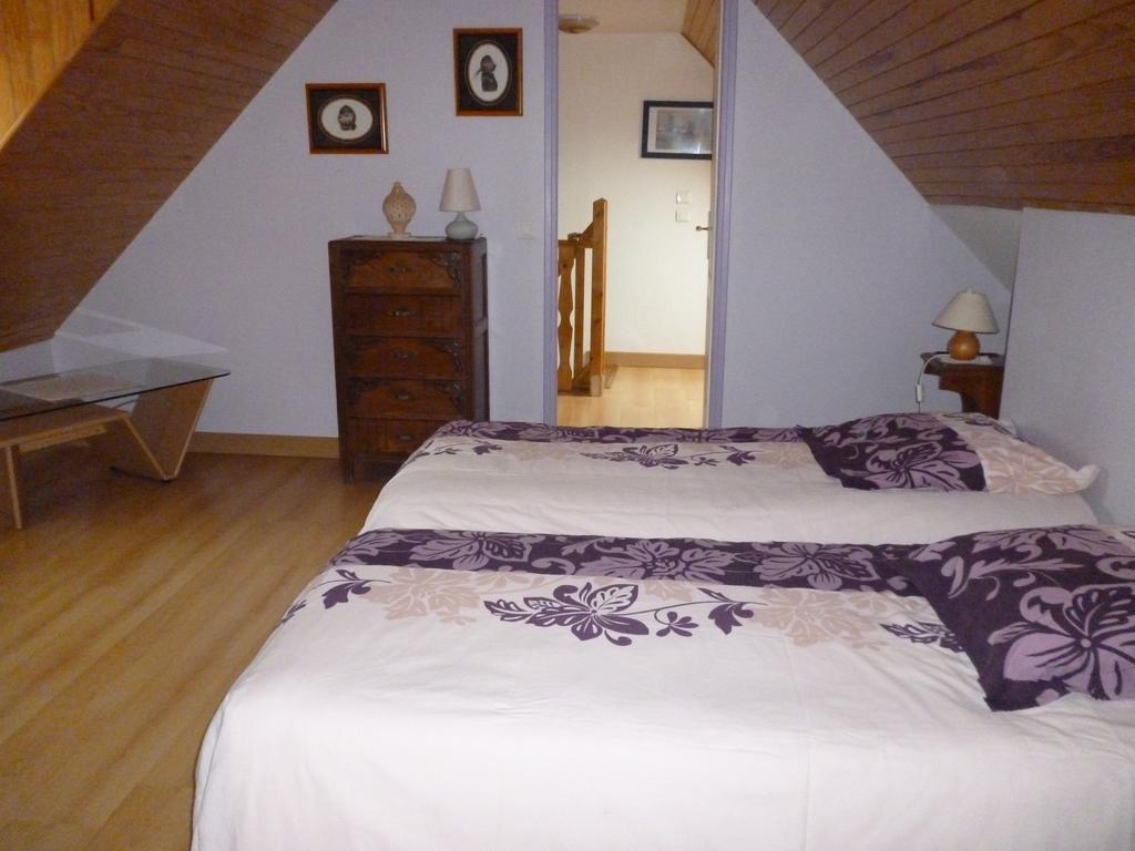 Les Gites De Kerroyal Garlan Kültér fotó