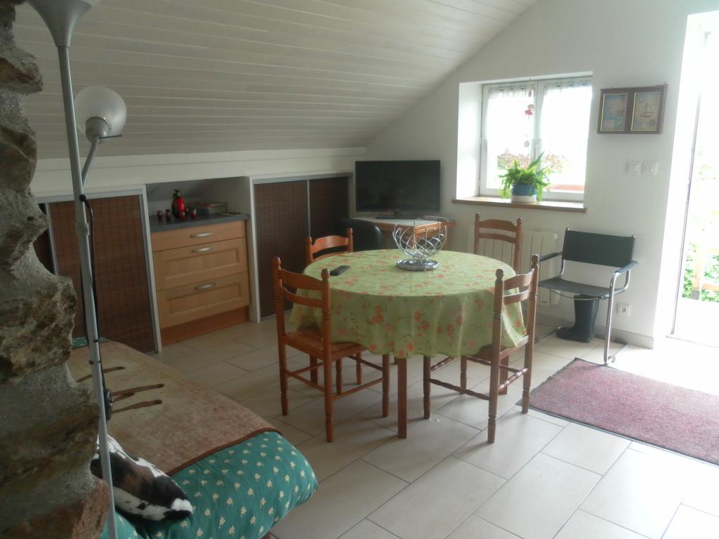 Les Gites De Kerroyal Garlan Kültér fotó