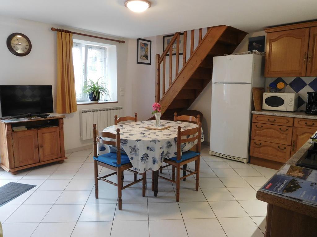 Les Gites De Kerroyal Garlan Kültér fotó